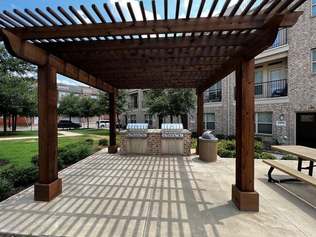 1319 Rancho Mirage Dr
