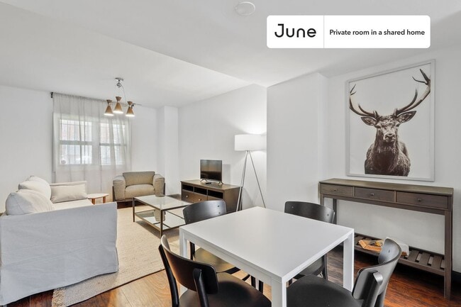 Room in Shared 5 bed/2 bath home in Logan Circle