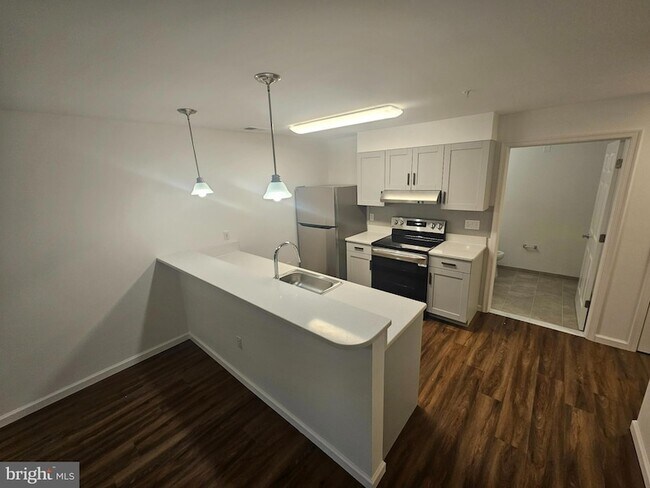 Building Photo - 200 Hamilton Ave Rental
