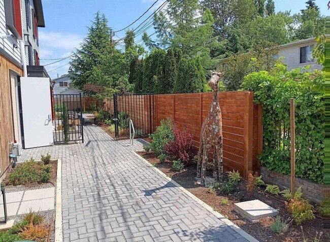 Photo - 6732 40th Ave S Unidad 101