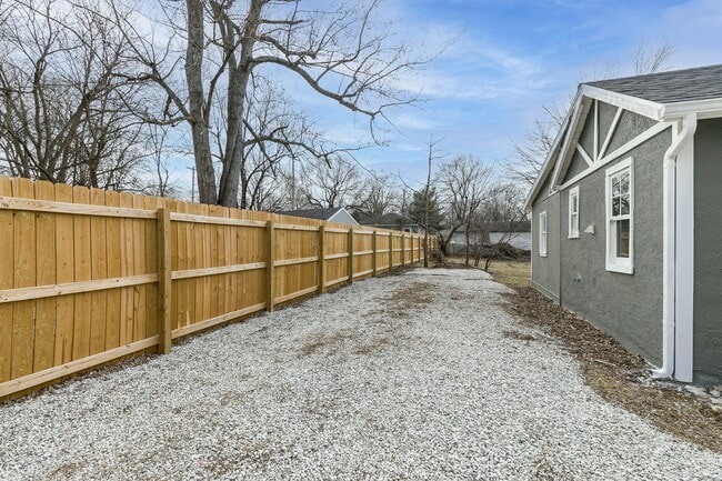 Photo - 2 Bedroom 1 Bathroom Home Located within w...