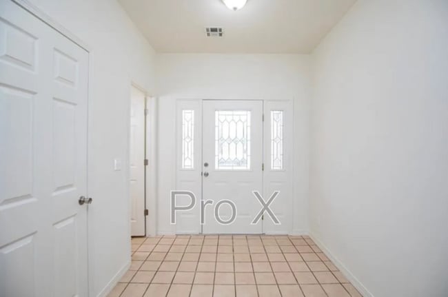 Photo - 1470 Forest St