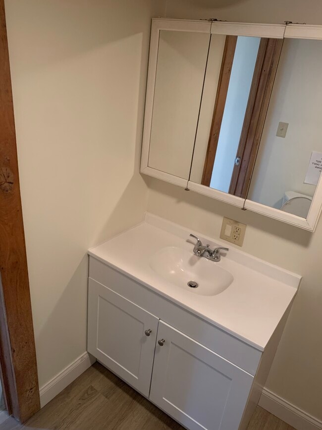 Photo - 8 Dobbs St Unit A