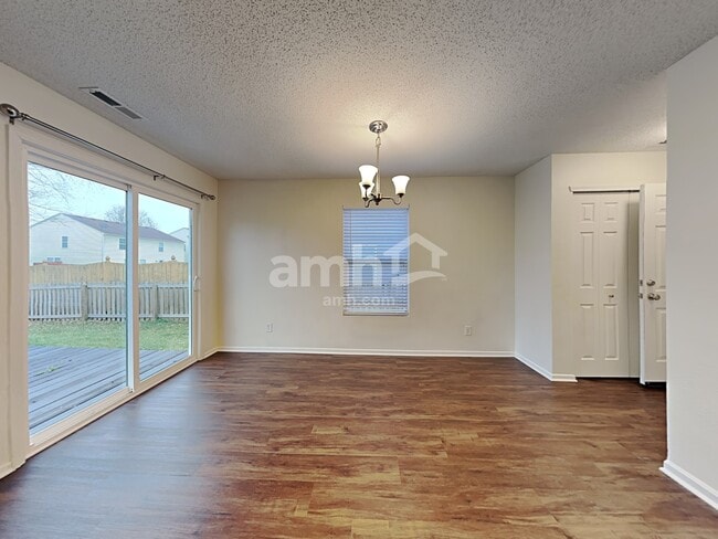 Photo - 2993 Seasons Dr