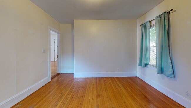 Photo - 47 Fairbanks St Unidad 2