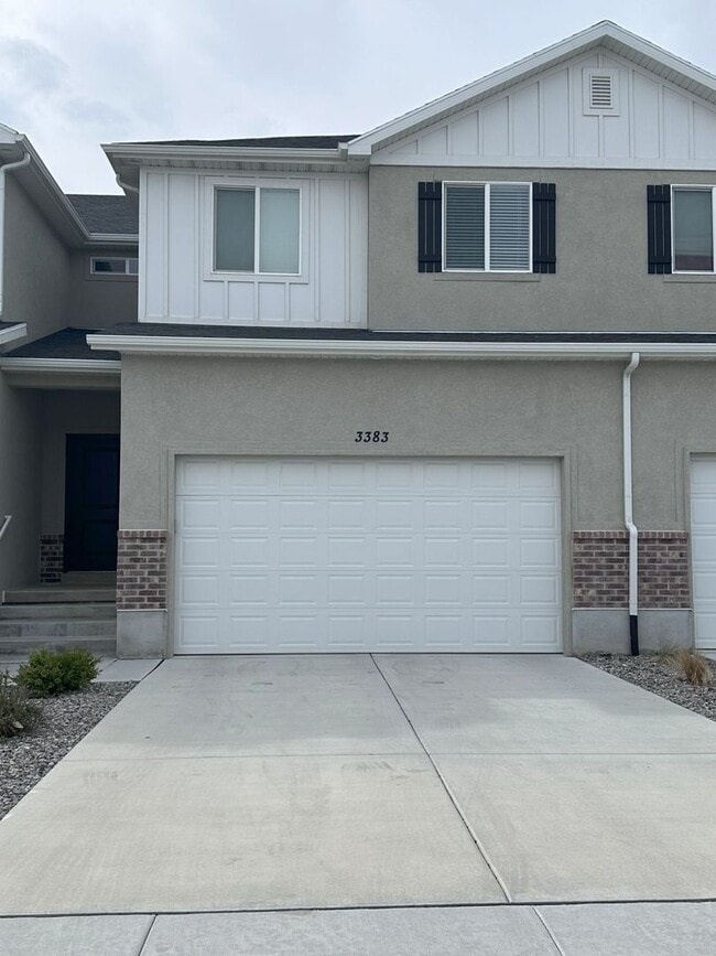 Photo - BEAUTIFUL 3-BEDROOM 2.5 BATH TOWNHOME FOR RENT