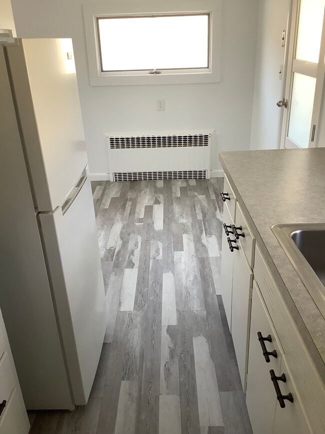Building Photo - 123 Belmont Ave Unit Beachside tranquility