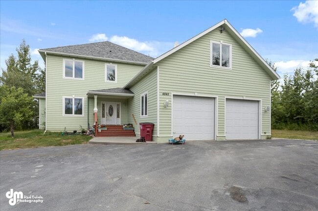 Building Photo - Spacious 5BD/3BA Home!