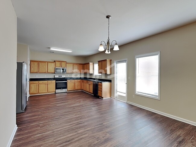 Photo - 17 Brookvalley Ct W