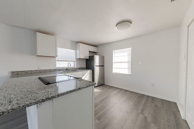 Photo - 151 Avenue C SE