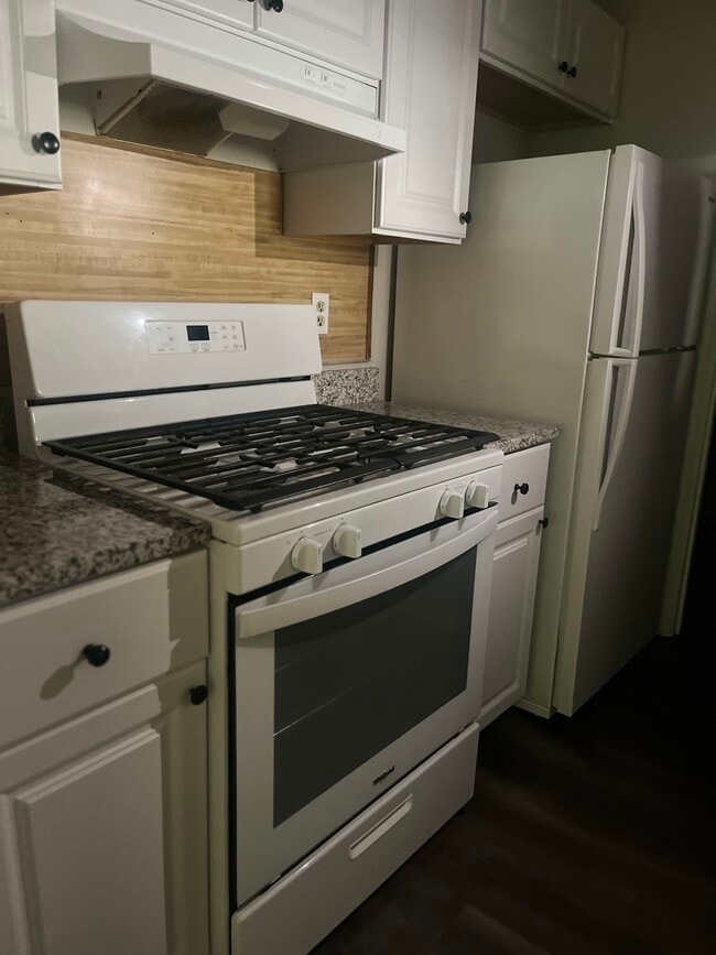 Building Photo - 2121 Briarcliff Rental