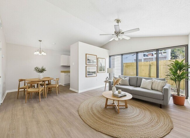 Photo - 203 Cougar Ridge Unit 3