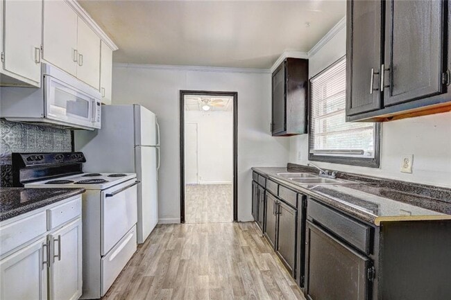 Photo - 2006 Pine Hill Dr