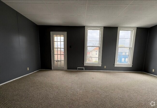 Building Photo - 130 S 12th St Unit Upper Rental