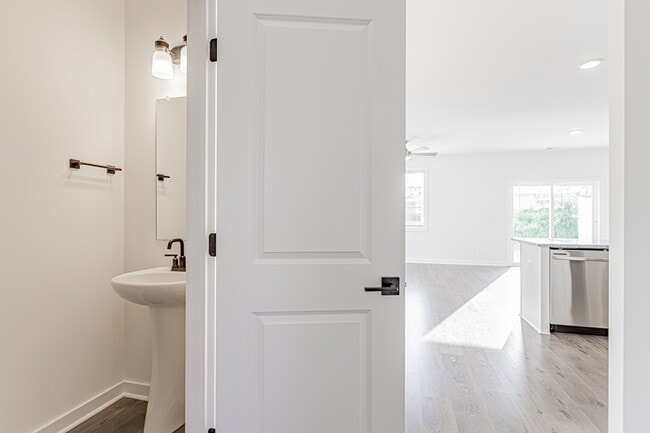 Photo - 1411 Darrowby Wy