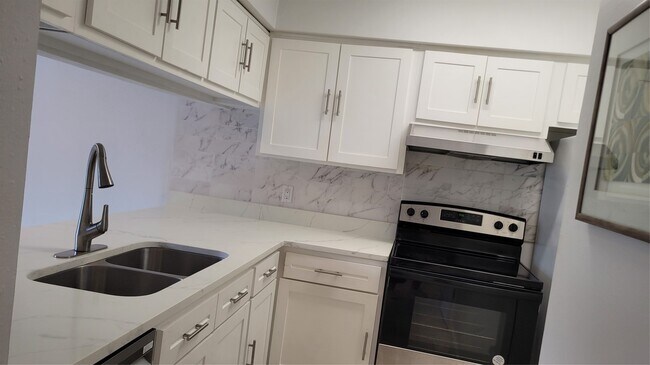 Photo - 2800 Jeanetta St