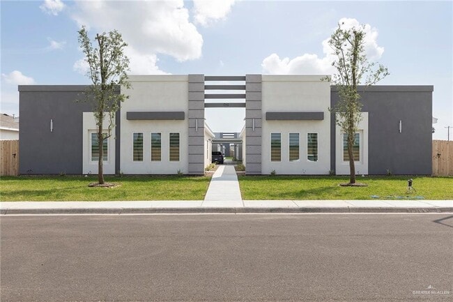 Building Photo - 10 La Vista Ave W Unit 2