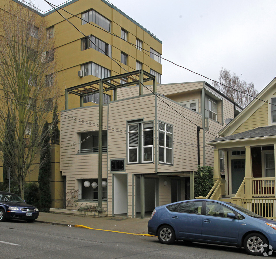 Photo - 2173 NW Everett St Apartments