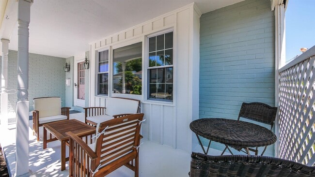 Photo - 611 N Delavan Ave
