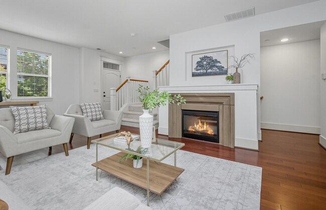 Photo - 619 SW Foresta Ter