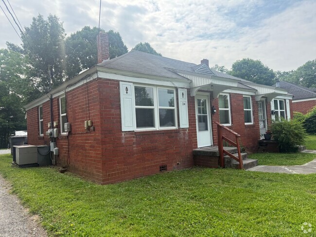 Building Photo - 24-26 Carson Ln Bristol TN 37620 Unit 24 Carson Lane Rental