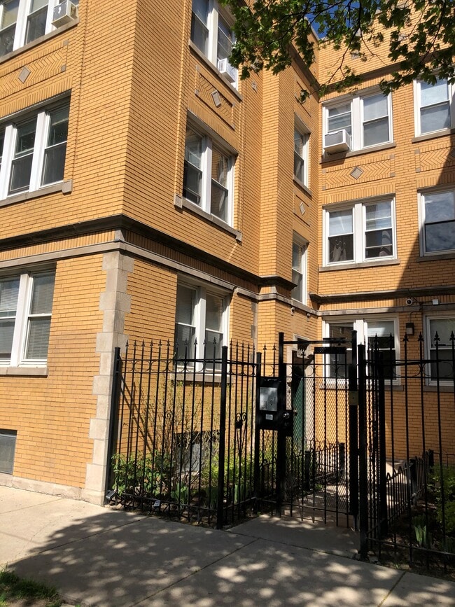 Photo - 2349 N Kenneth Ave Unit #2