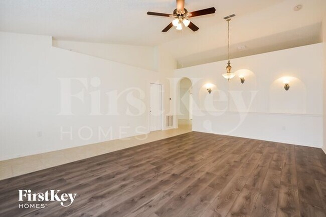 Photo - 1429 Lodge Terrace