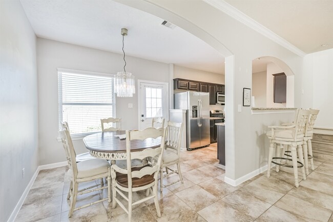 Building Photo - 1822 Don Alejandro