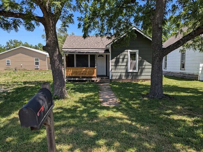 Photo - 310 N Locust St