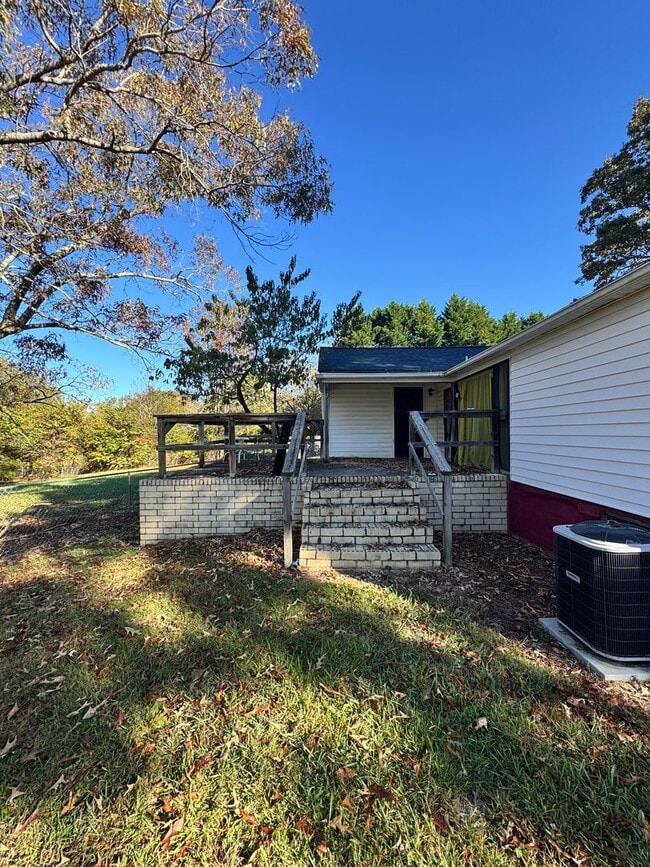 Photo - (PAINTING AND CLEANING TO STILL BE COMPLET...