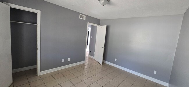 Building Photo - 2415 Southmore Blvd