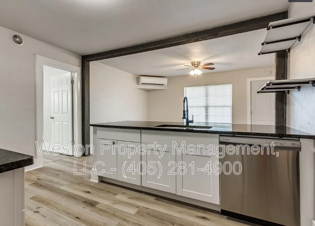 Photo - 630 E Comanche St