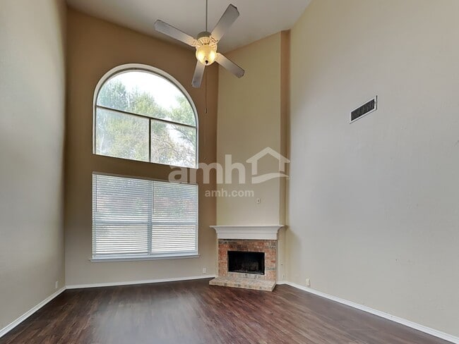 Photo - 132 Julian Dr