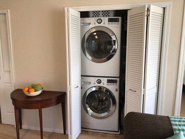 Laundry - 125 Hoowaiwai Loop Unit 1904