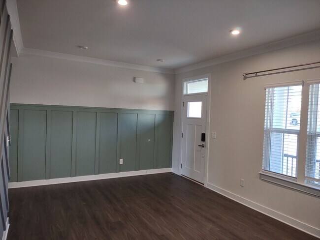 Photo - Superlative 6 Bedroom, 5 Bathroom Home in an Upscale Community!