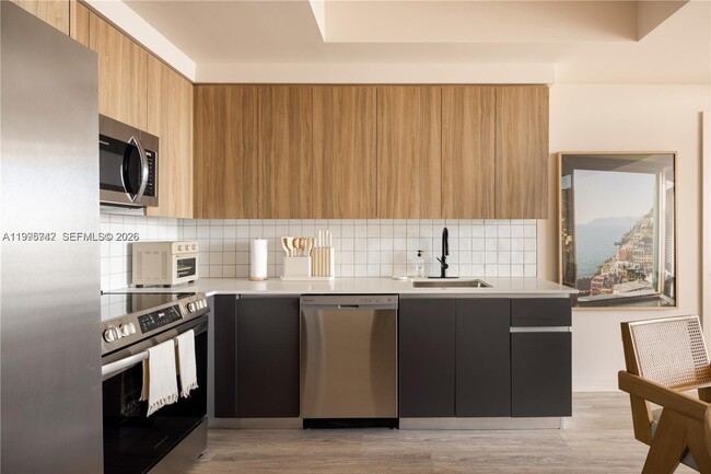 Photo - 275 SW 6th St Unit 806