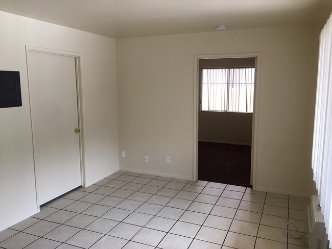 Photo - 13750 Vanowen St Unidad #12