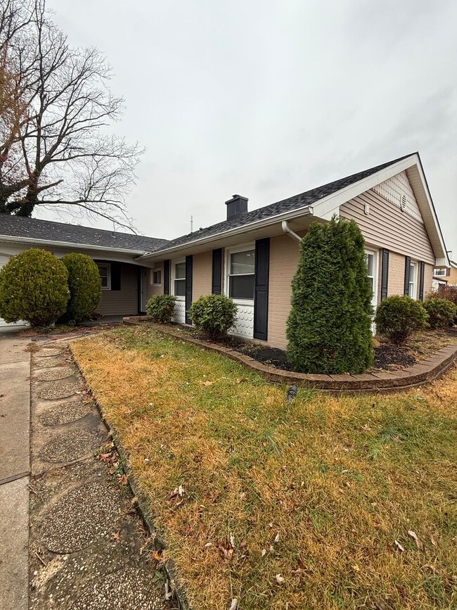 Photo - 25 Pembrook Ln