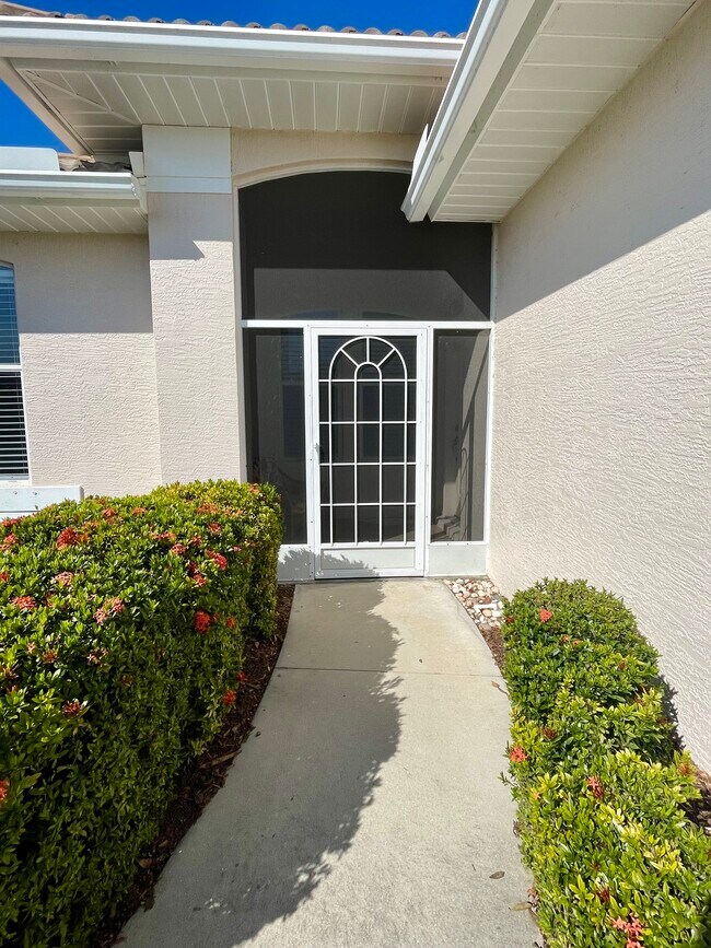 Photo - 687 Lakescene Dr