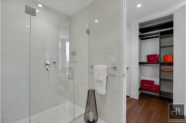 Photo - East 44th Street Unit 22G