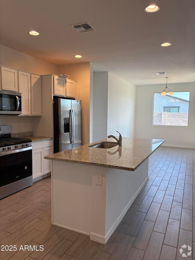 Building Photo - 11309 E Ulysses Ave Rental