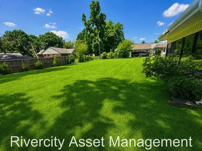 A Germantown Gem !!!!!!!! A Must See, Very Spacious and Newly Renovated!!!!