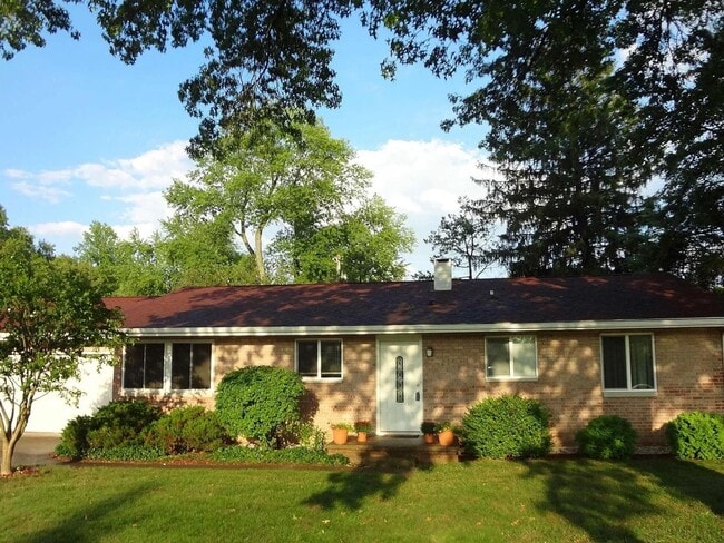 Building Photo - 3 Bedroom Single Family Home - WL School District