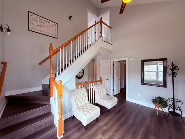 Photo - 170 Blue Leaf Dr NW