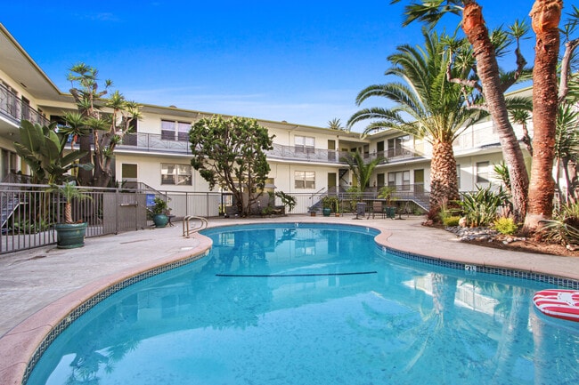 300 California Ave