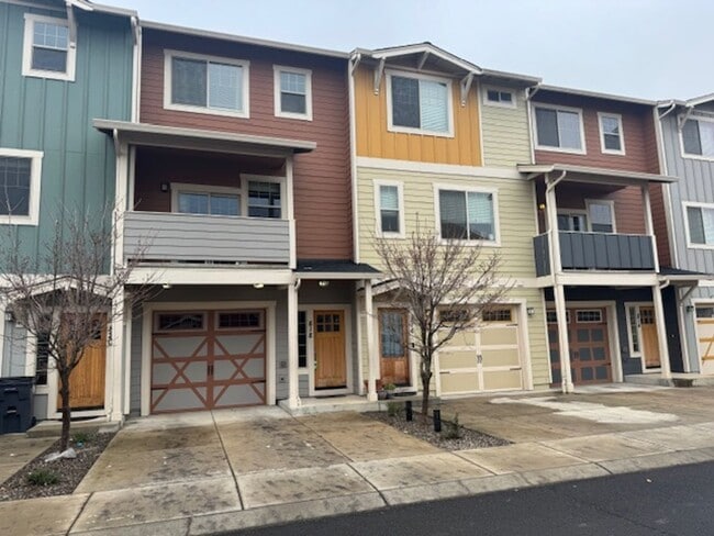 Photo - **SPECIAL** FIRST MONTH FREE W/ ONE YEAR LEASE/ 3 LEVEL CONDO W/ UPGRADES, GARAGE/ FENCED YARD