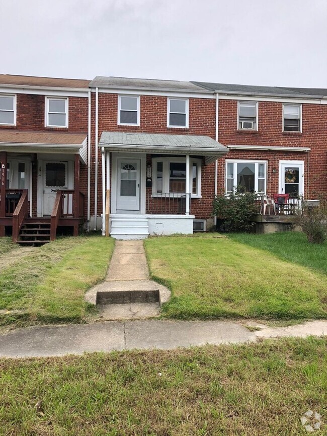 Building Photo - 2 Bedroom, 2 Bath Brick Front Townhome wit...