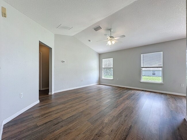 424 Danube Dr