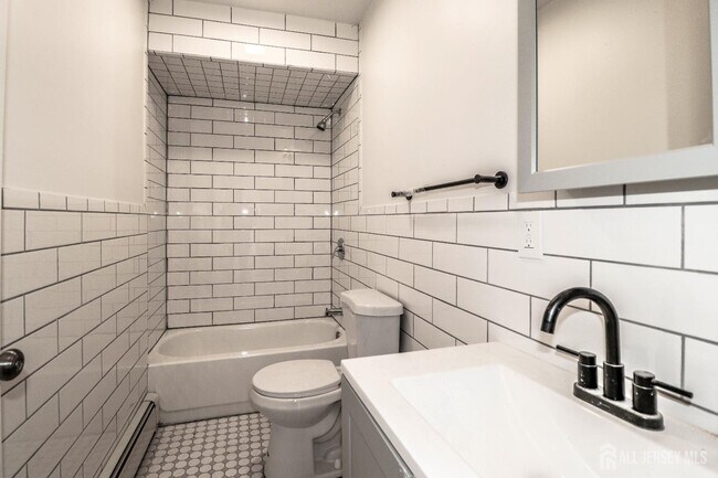 Photo - 364 Market St Unit 1F