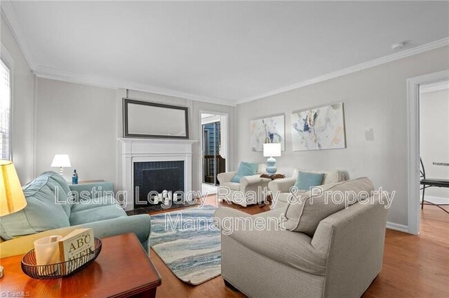 Building Photo - 156 Rosedale Cir